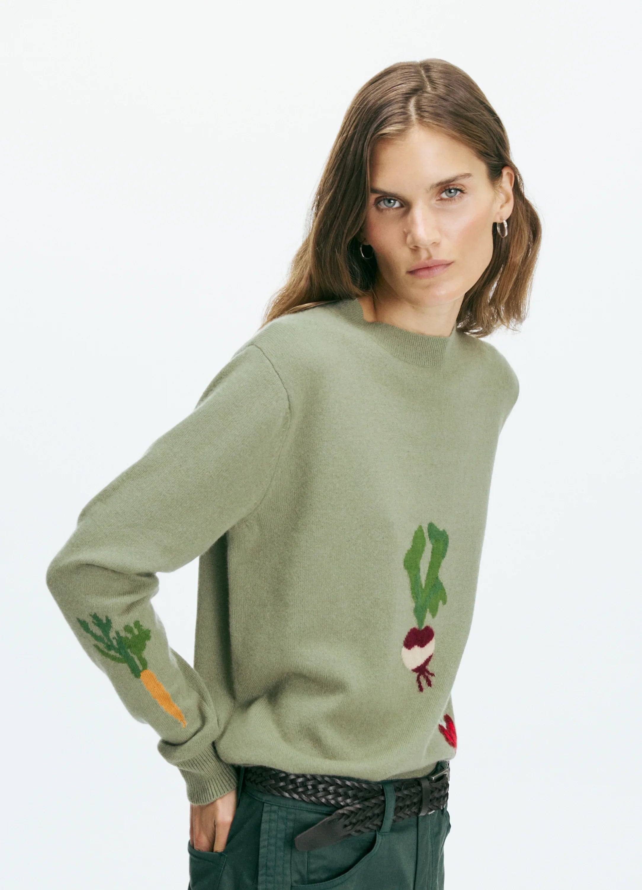 Le mannequin mesure 1m75 et porte une taille XXS.