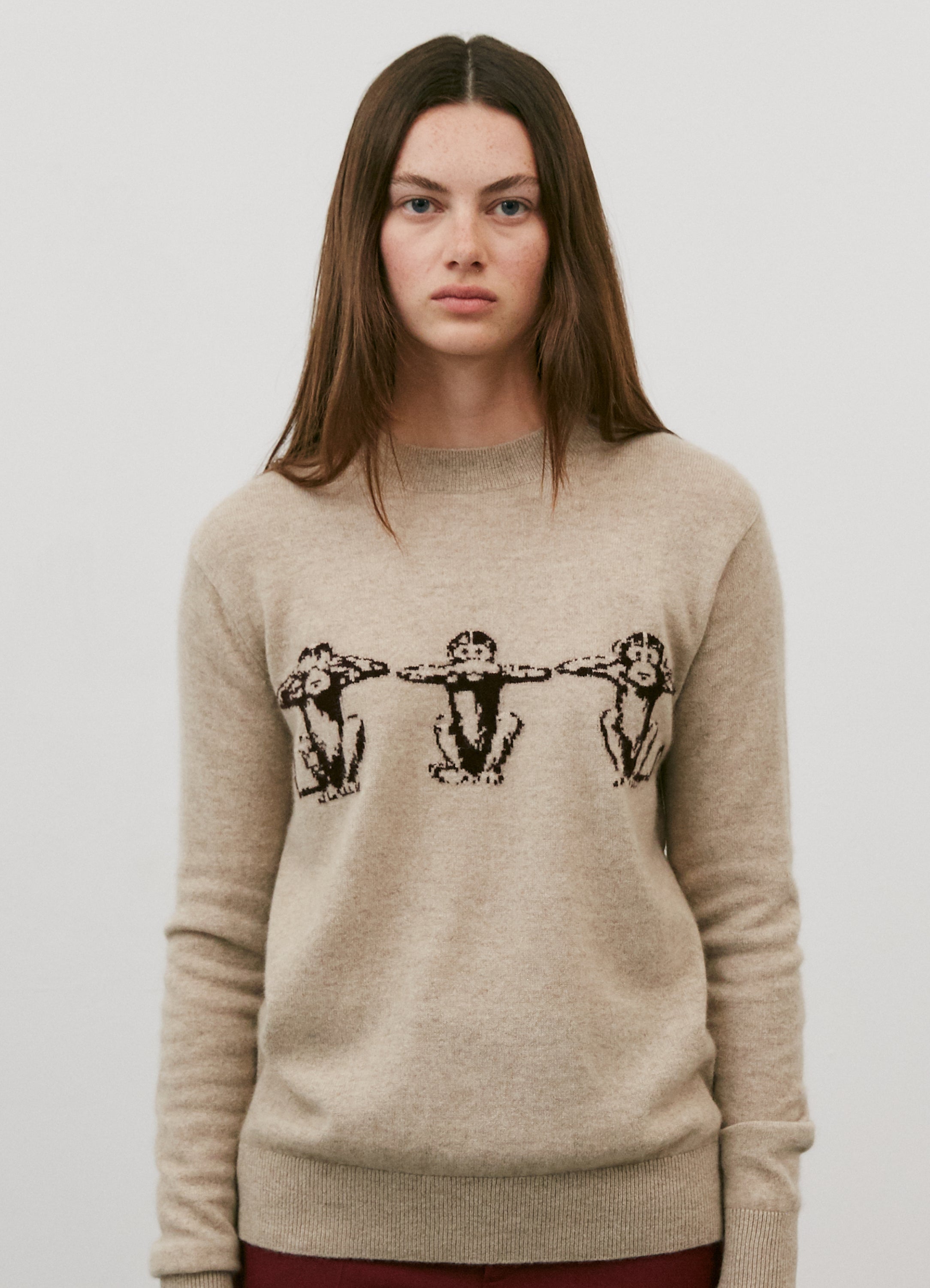 Le mannequin mesure 1m78 et porte une taille XS.