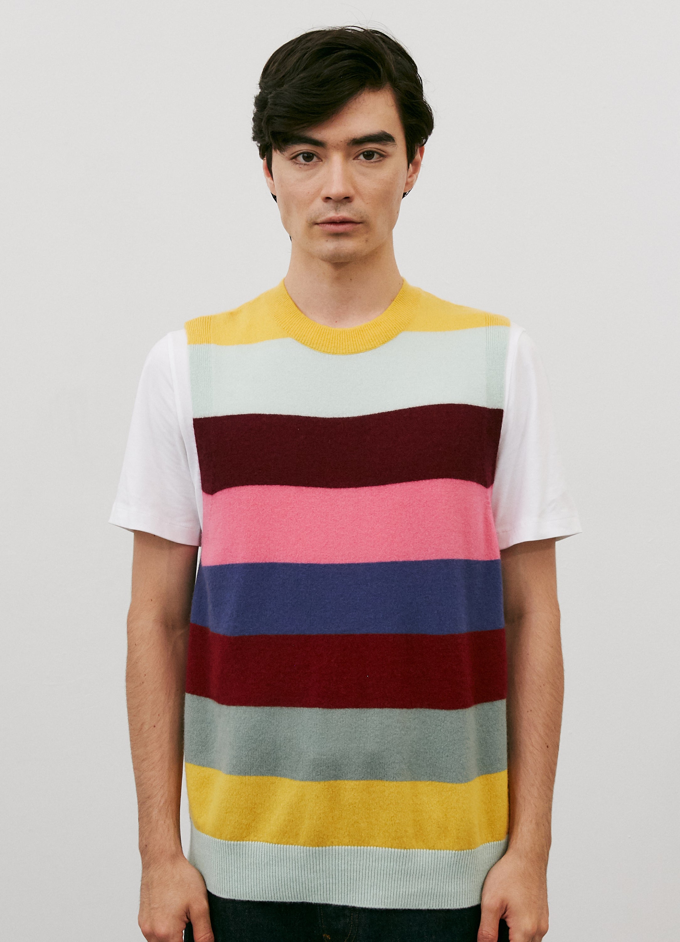 Le mannequin mesure 1m88 et porte une taille M.